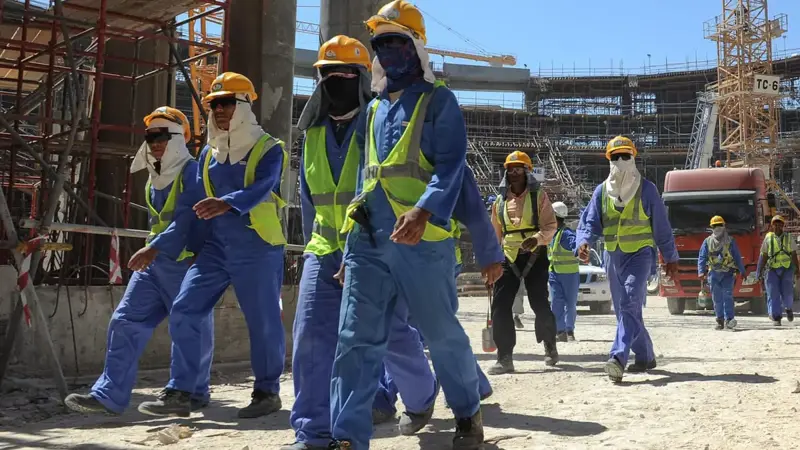 السويد تنضم للدنمارك وتطالب الفيفا بالضغط على قطر لاحترام حقوق عمال كأس العالم 2022