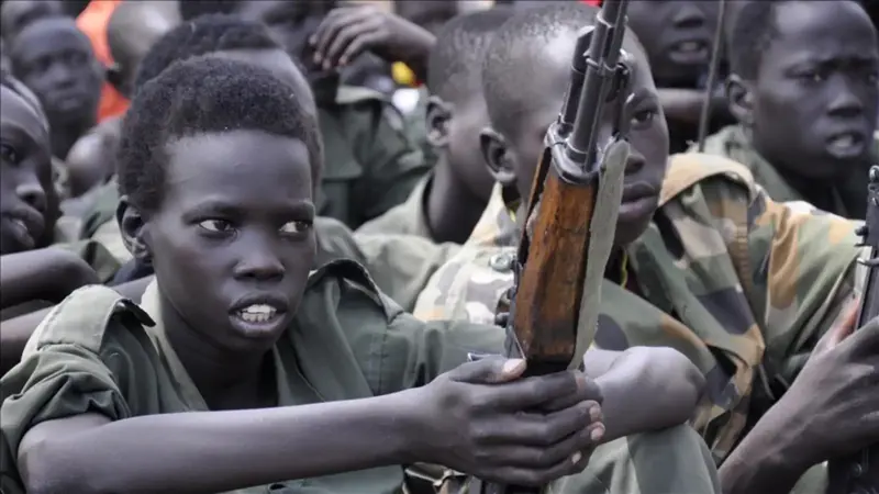 جرائم تجنيد الأطفال تضع قوات بورتسودان تحت طائلة "الملاحقة الدولية"