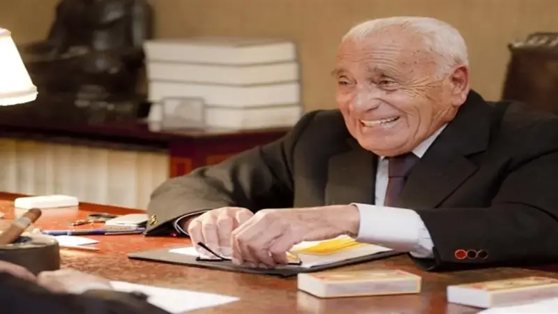 محمد حسنين هيكل.. المثير للجدل ورجل كل العصور