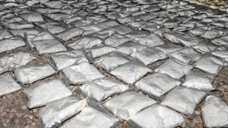 العراق يُحبط تهريب 400 ألف حبة كبتاغون من سوريا (فيديو)