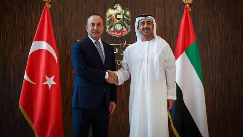 تركيا تعلن عن اتصال هاتفي بين وزير خارجيتها ونظيره الإماراتي