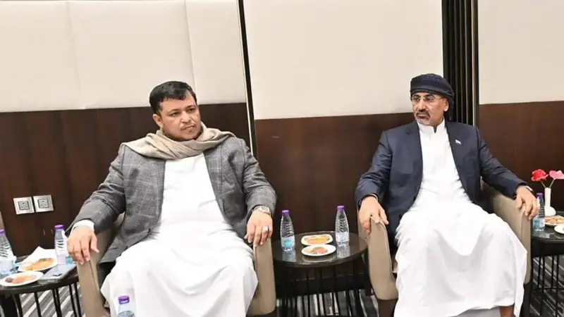 عضو "الرئاسي اليمني" عبدالله العليمي: خيارنا الأول السلام لكننا مستعدون للحرب