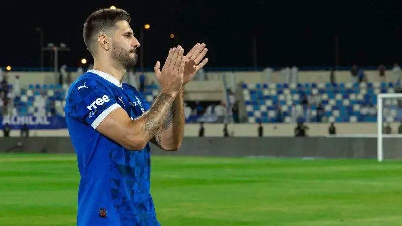 مهاجم الهلال السعودي يجهز لرد صفعة رونالدو