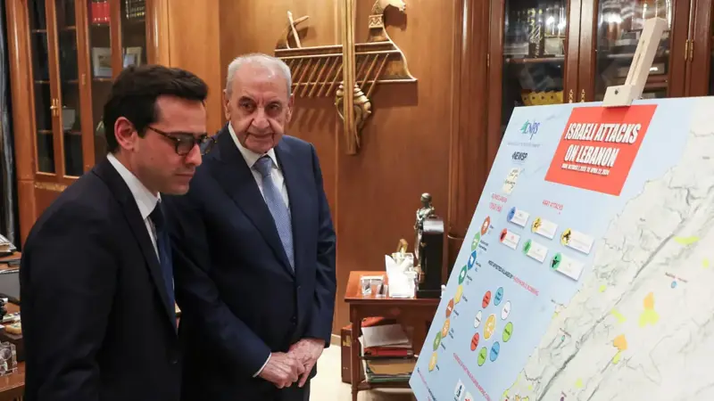 إعلام عبري: تل أبيب توافق على مقترح فرنسي للتهدئة في جبهة لبنان