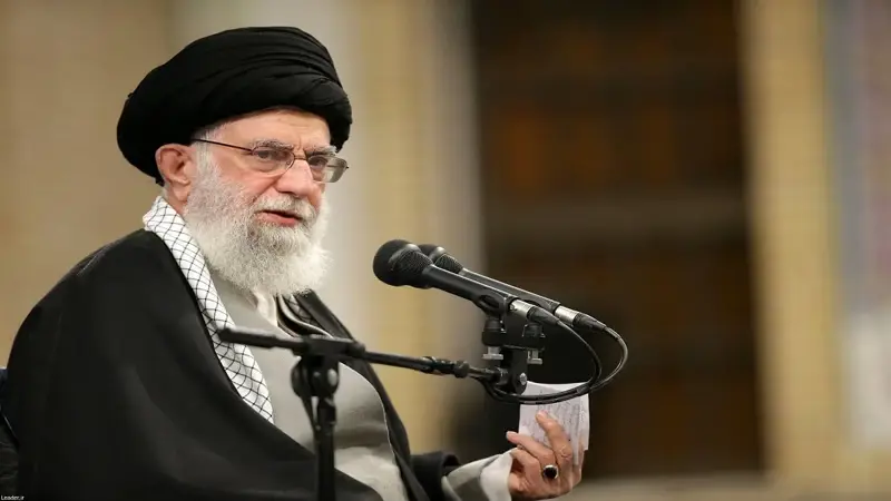 مخاوف شعبية متزايدة في إيران من توريث خامنئي منصب المرشد لنجله مجتبى