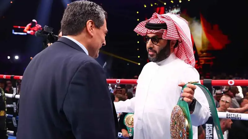 عملاق قديم.. ما هو النادي الإنجليزي الذي يرغب تركي آل الشيخ في شرائه؟