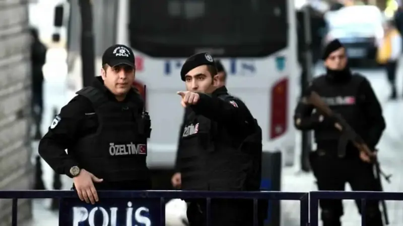 على طريقة "باب الحارة".. سرقة ذهب تنتهي بجريمة قتل في تركيا