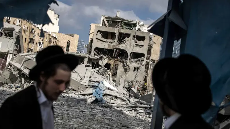 شهر على مواجهة الـ 12 يوماً.. 5 عوامل تقرّب حرب إسرائيل وإيران "الثانية"