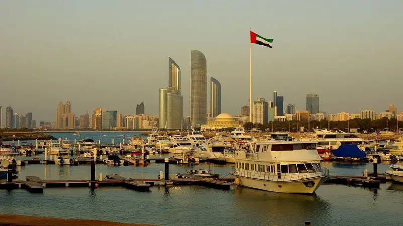 أبوظبي تعود لسوق السندات وتجمع 5 مليارات دولار من بيع سندات في 3 شرائح