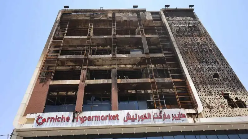 العراق.. مخالفات صادمة في مركز تجاري انتهت بحريق الكوت
