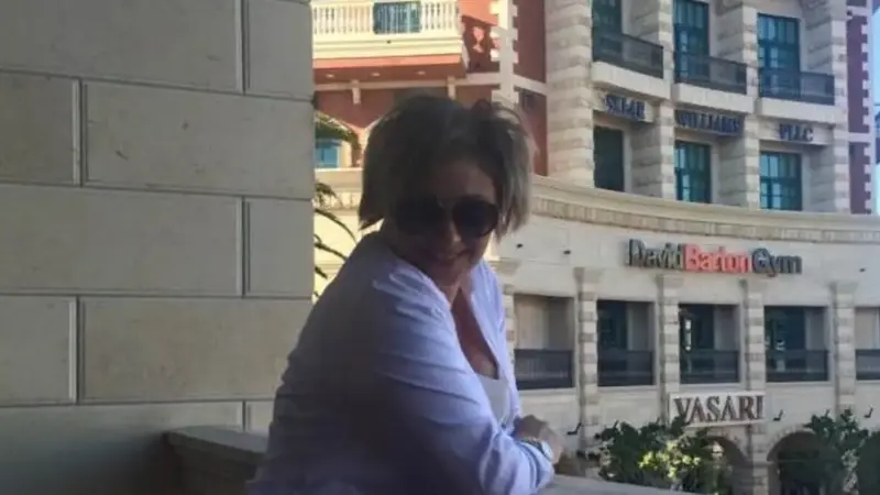 أنا ماريا تزيل حشوات السيليكون من صدرها (صورة)