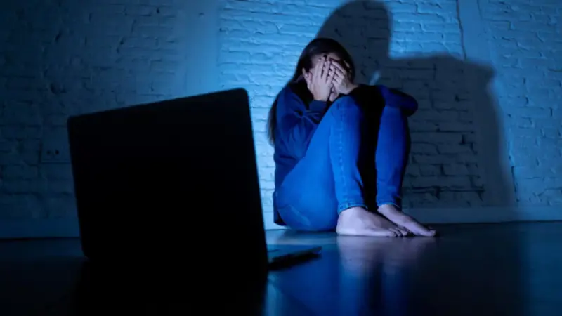 تنامي العنف الرقمي يؤرق النساء في المغرب