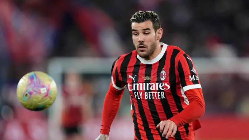 أول تعليق من ميلان حول انتقال ثيو هيرنانديز إلى الهلال