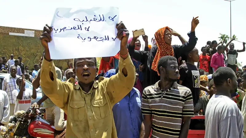 السودان.. أحزاب تحذر من انزلاق البلاد لحرب أهلية وتدعو لـ"الوحدة"