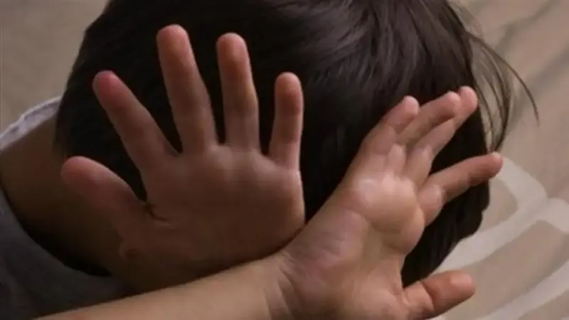 مصر.. حبس إمام مسجد بتهمة اغتصاب طفل تحت تهديد السلاح