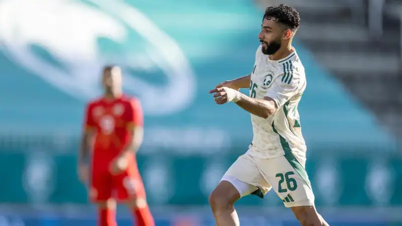 الأعلى تقييماً.. ماذا قدم صالح أبو الشامات في مباراة السعودية ومقدونيا الشمالية؟