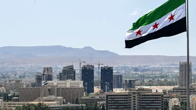 خبراء: تأجيل الانتخابات في 3 محافظات يهدد بإطالة الحكم الانتقالي بسوريا
