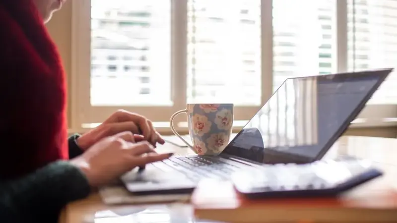 دراسة تكشف التأثير الإيجابي للعمل من المنزل على التجارة في زمن كورونا
