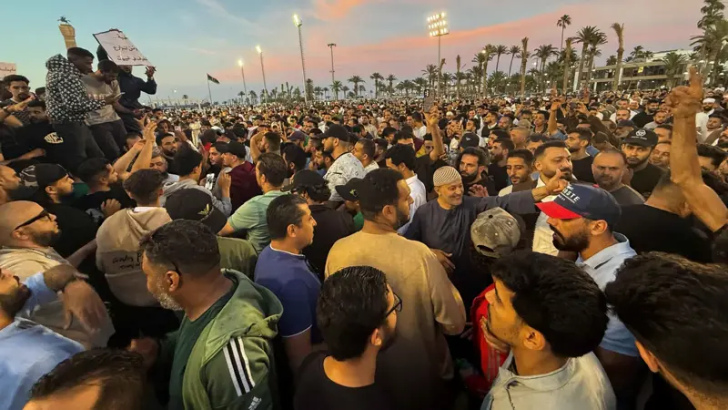 ليبيا.. تأجج غضب المتظاهرين يُربك "المجلس الرئاسي"
