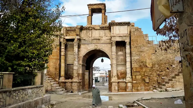 زلزال بقوة 5.8 درجة يهز ولاية تبسة بالجزائر