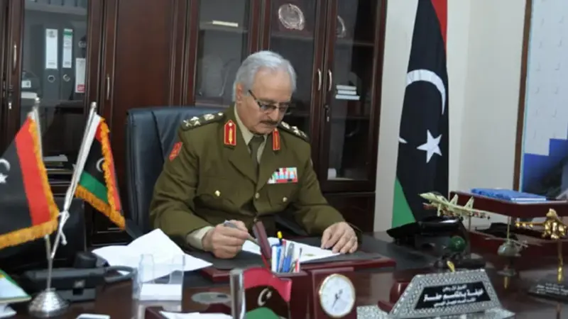 هل غيرت مصر موقفها من قائد الجيش الليبي خليفة حفتر؟