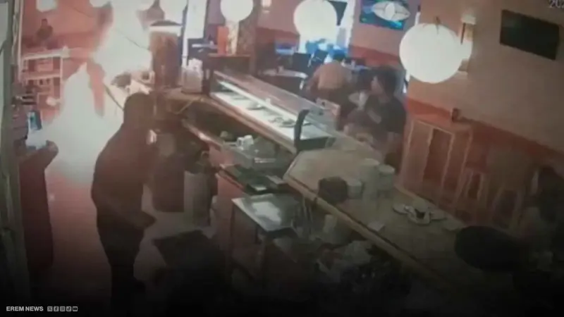 أحرق مقهىً بالبنزين لأن "المايونيز نفد" (فيديو إرم)