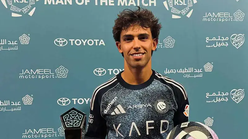 جواو فيليكس: كريستيانو رونالدو يبني شيئًا في النصر