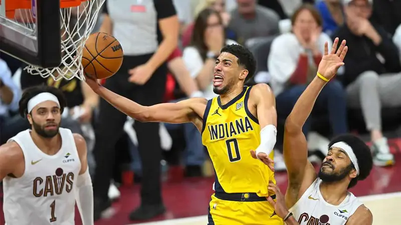 NBA.. رمية ثلاثية حاسمة تقود بيسرز لانتفاضة رائعة أمام كافاليرز