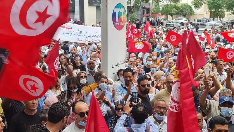 تونس.. إضراب اتحاد الشغل يشعل أزمة مع منظمة "أرباب العمل"