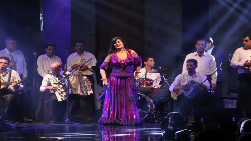 شاهد فيفي عبده تعود إلى الرقص لأول مرة بعد غياب طويل