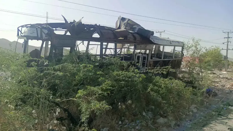 "وكلاء إرهاب".. باكستان تتهم الهند بالمسؤولية عن تفجير حافلة مدرسية