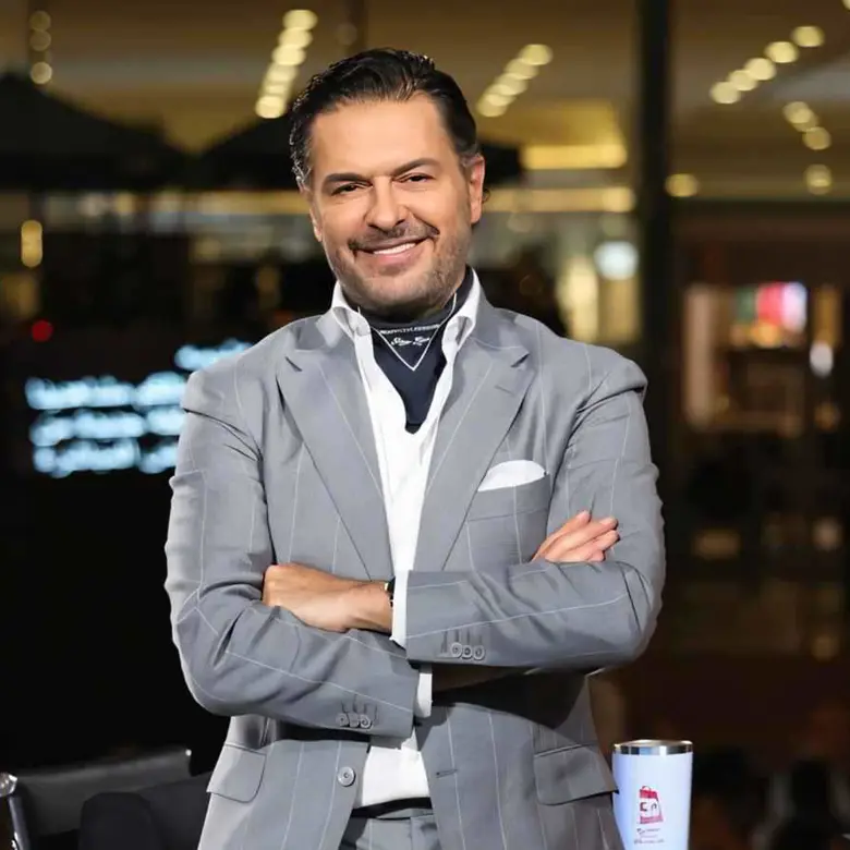 راغب علامة يتوعد هؤلاء بالقانون!